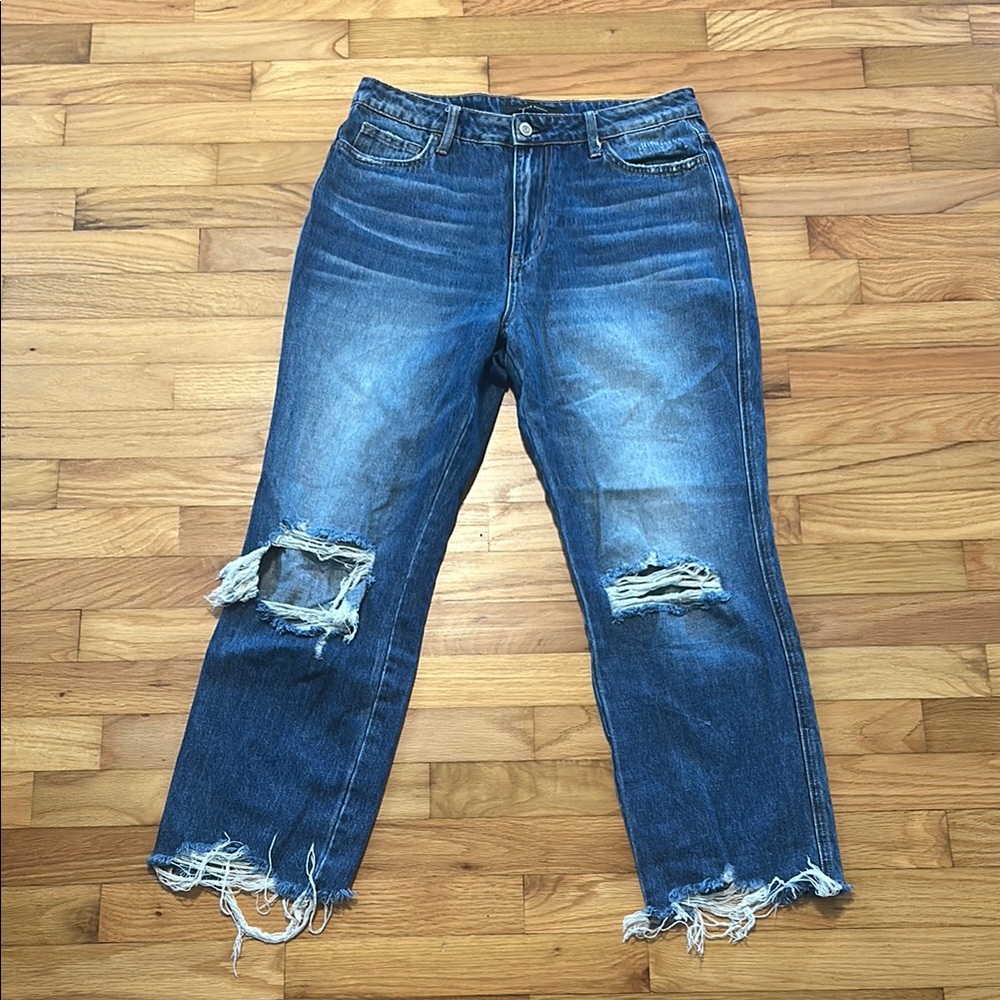 Distressed Flying Monkey Ultra High Rise Cropped Straight Jean. Size 29!